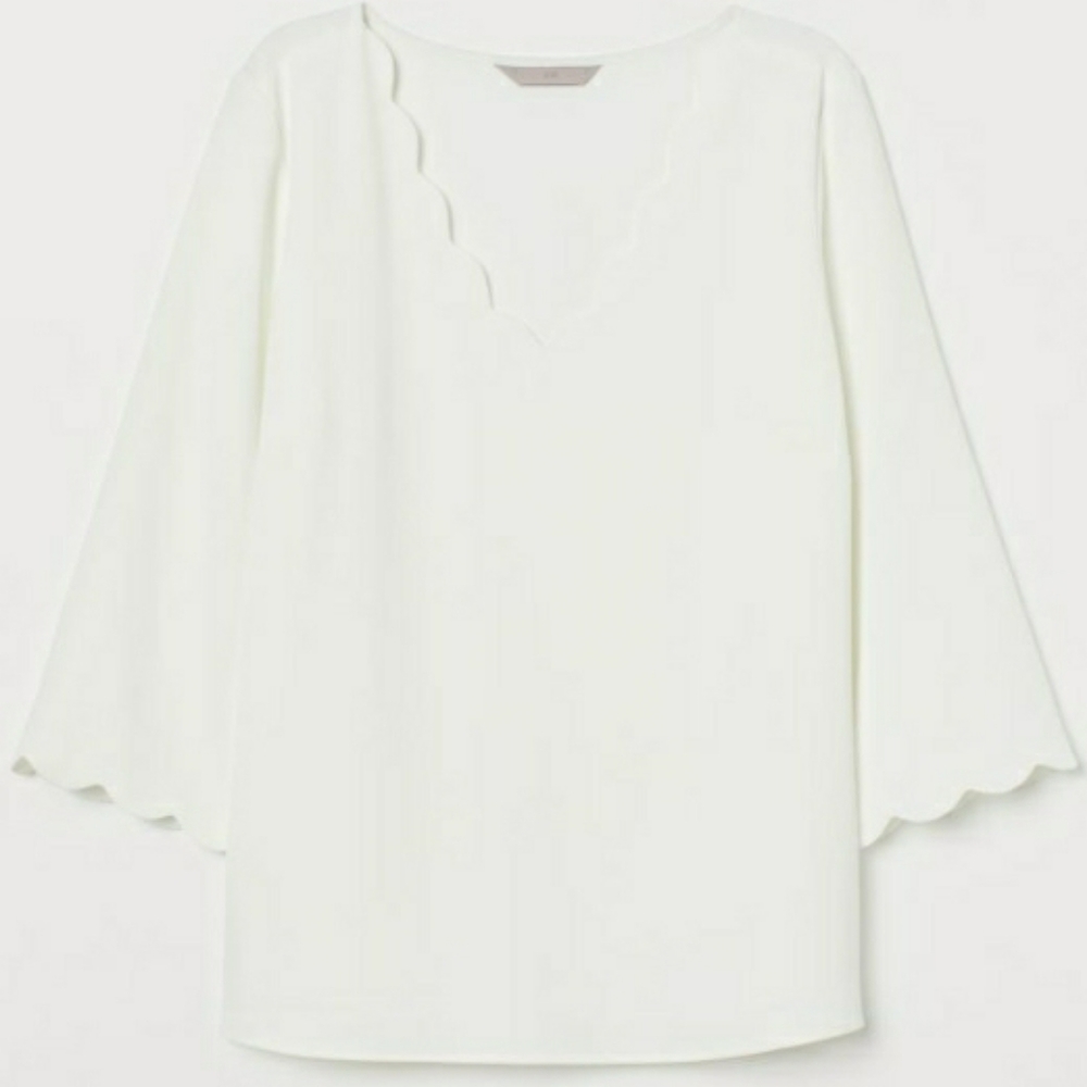 NWOT H&M White Scalloped Blouse